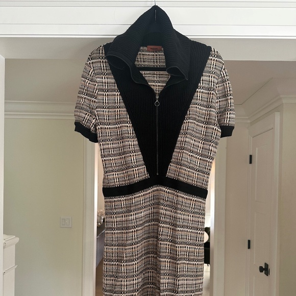 Missoni Knit Short-Sleeve Dress with Zip-Up Wide Neck Collar. Size US 12 (IT 48) - Picture 5 of 12